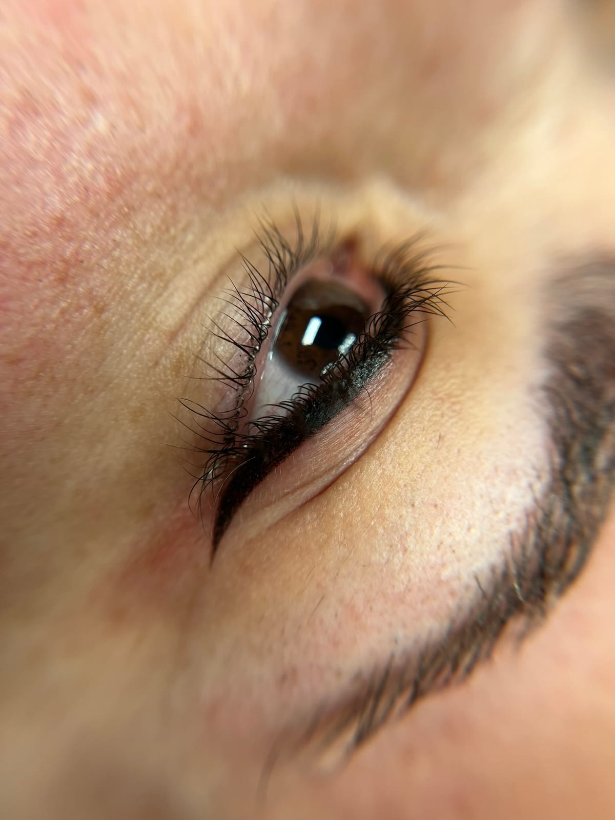 Eyeliner clásico micropigmentado